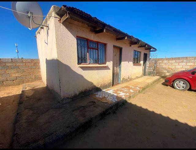 3 BEDROOM HOUSE FOR SALE IN PALM RIDGE EXT 2